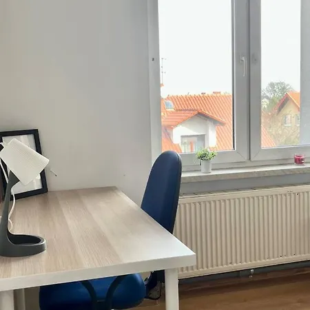 Quarto em Acomodações Particulares Comfy, And Small In